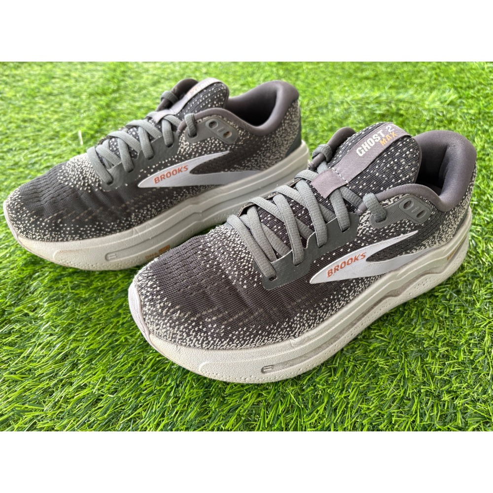 Brooks Ghost Max 2 Womens Running Shoes Grey White 1204201B005 Size 6.5 B
